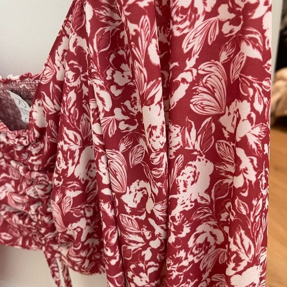 Resa skirt set— red and white. Worn once - Picture 4 of 4